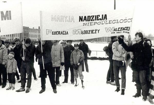 "Nasz" transparent w latach 80